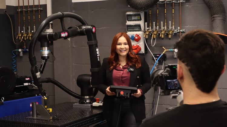 1_therobotqueen_abicor_binzel_2025