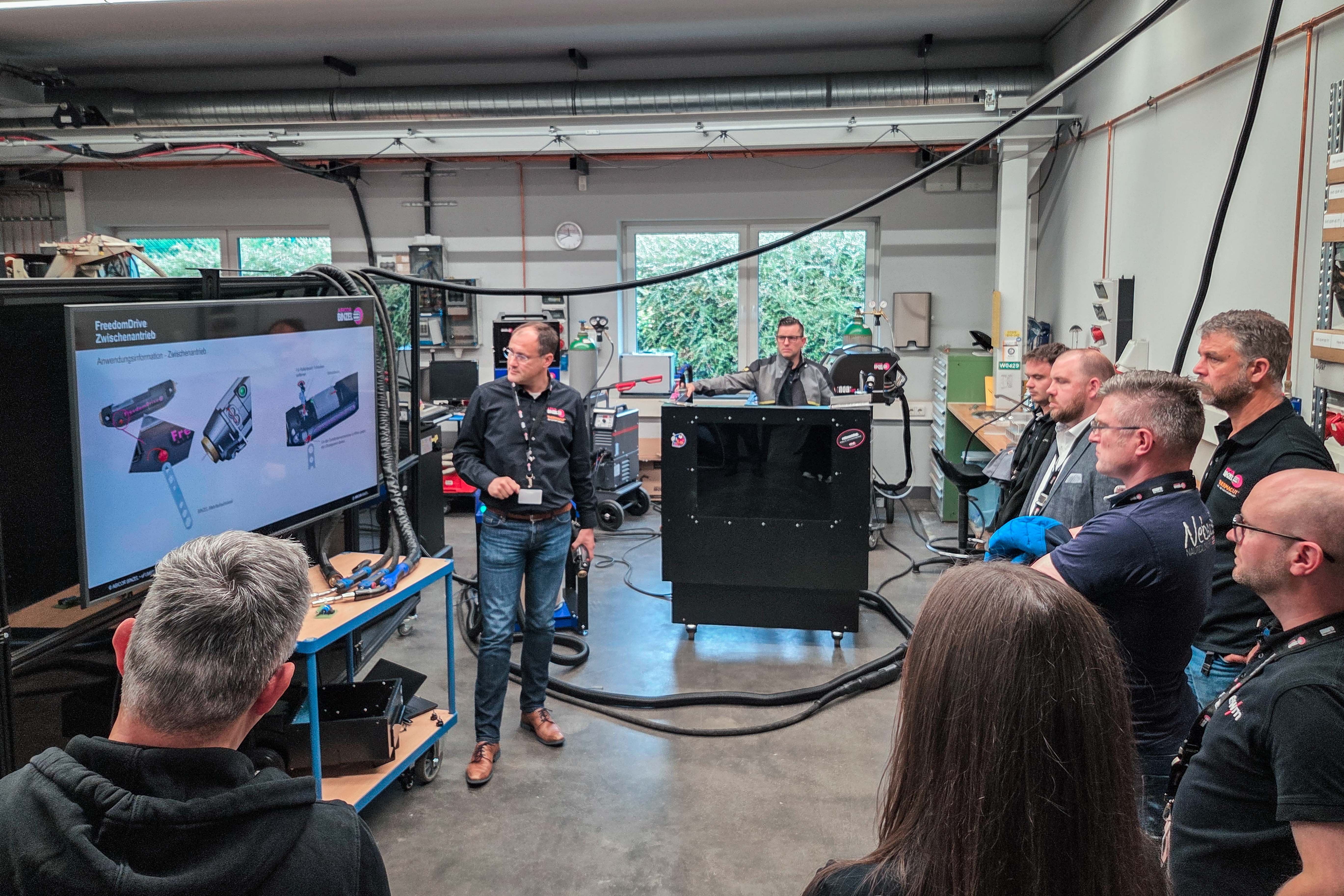 Demonstration of the FreedomDrive push-pull wire feeding system